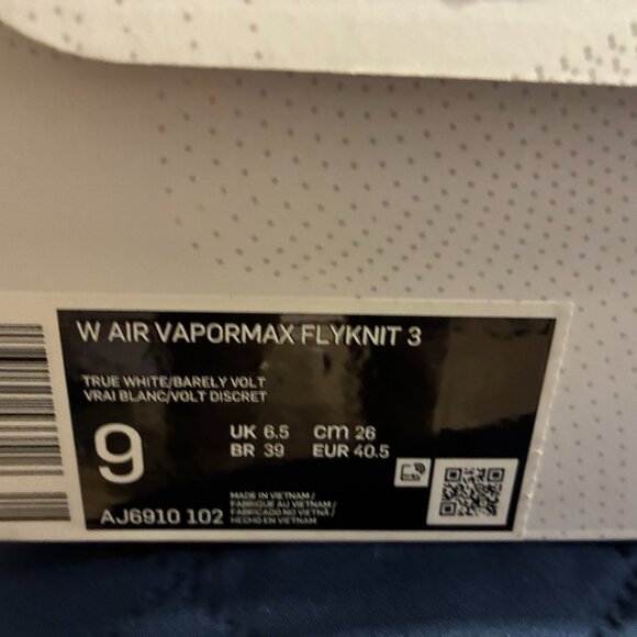 Nike Womens Air Vapormax Flyknit 3 - Size 9 - Picture 4 of 4